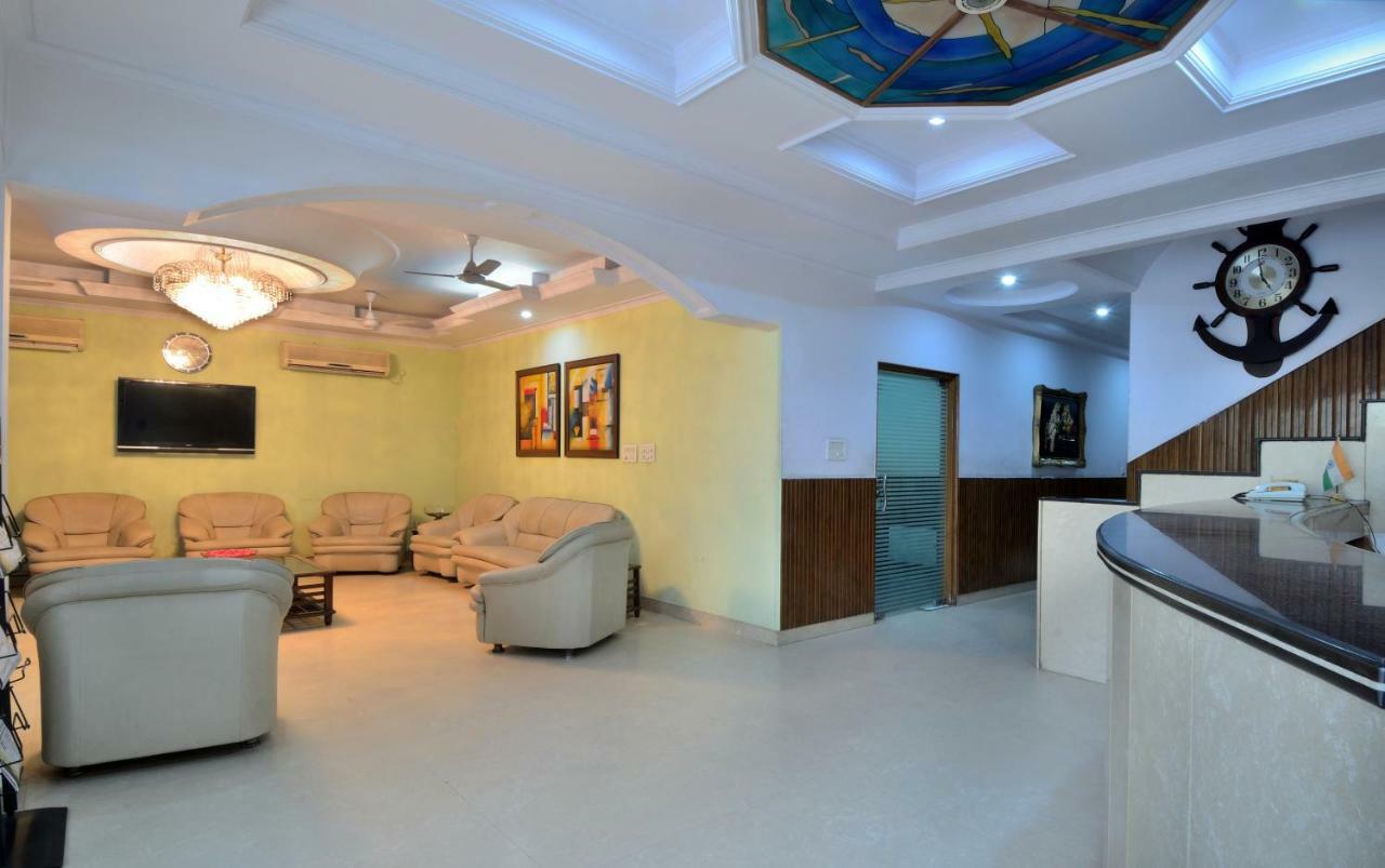 Hotel Pablas International, New Delhi, Near Metro Экстерьер фото